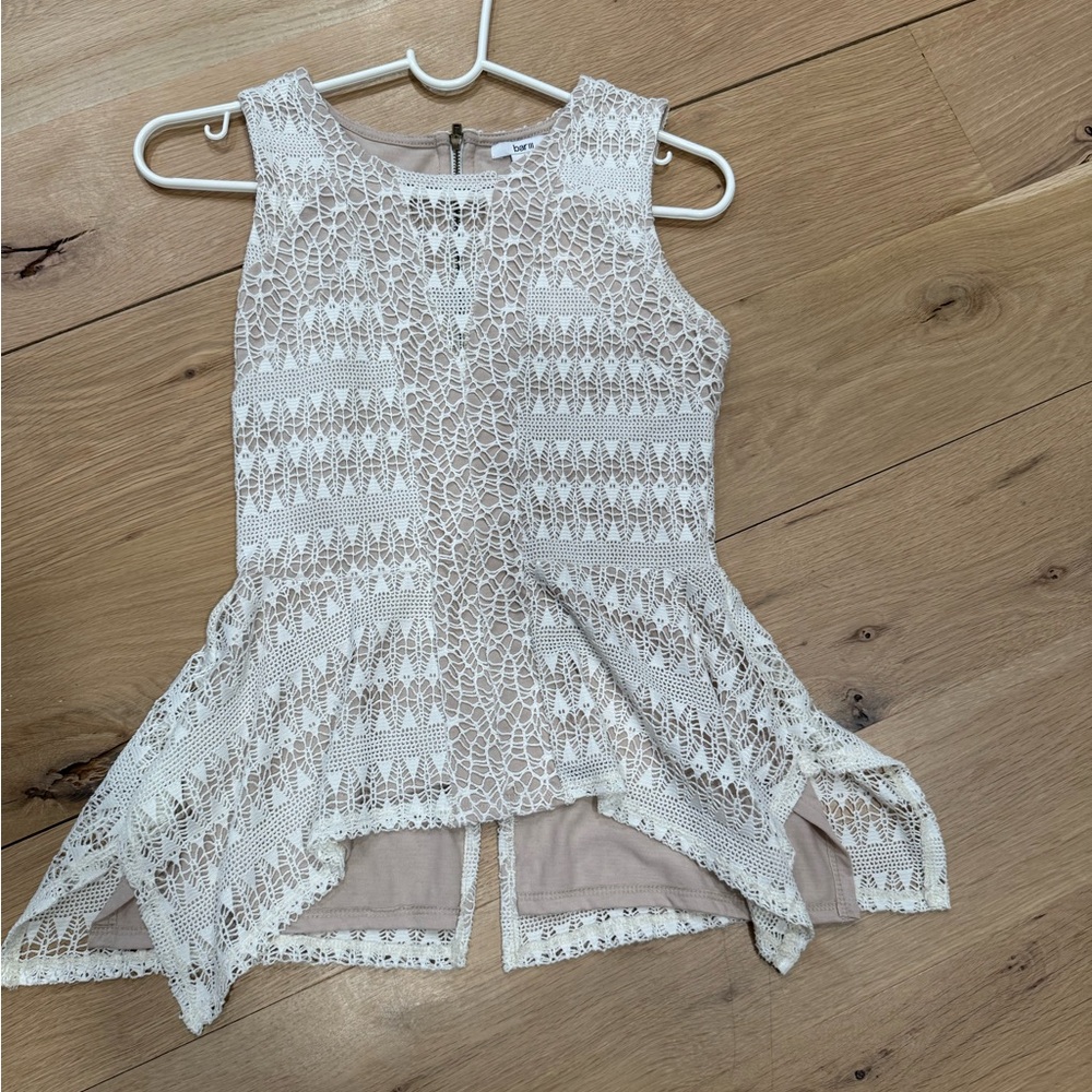 NWT Lace Sleeveless Top